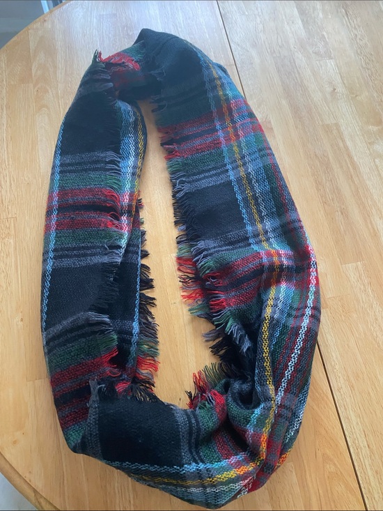 Top It Off Accessories - Plaid Fringe Cozy Circle Scarf in Black, Red, Green & Blue